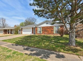 1693 S Sycamore Ave, Broken Arrow, OK 74012