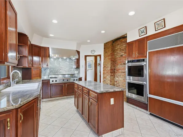 5 Woodland Place, White Plains, NY 10606