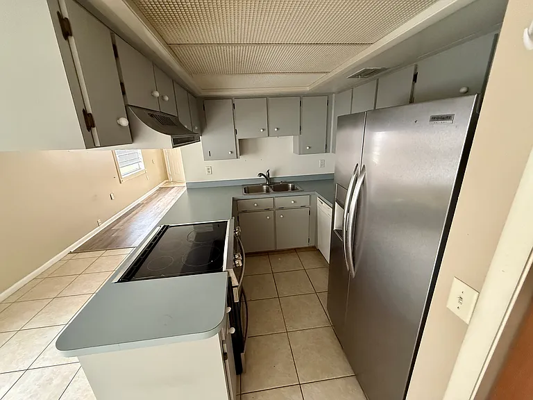 917 N Rockingham Ave #917 — Photo 6