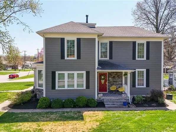 1104 W 7th St, Ottawa, KS 66067