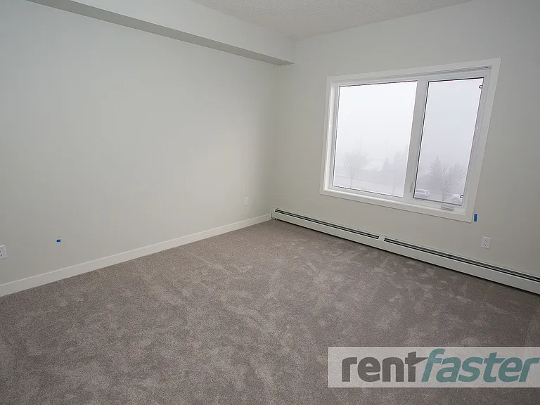 588 Griesbach Parade NW — Photo 28