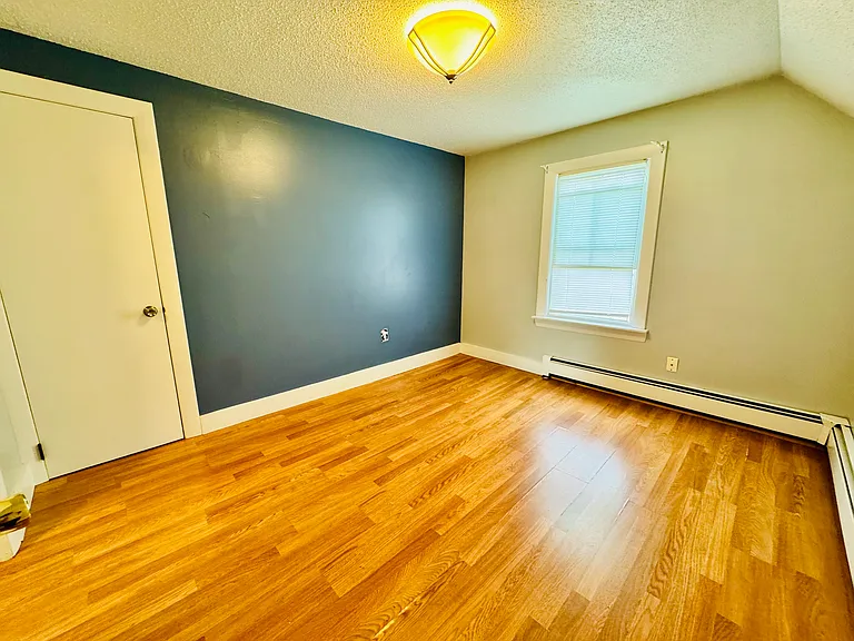 84 Williams Ave — Photo 12