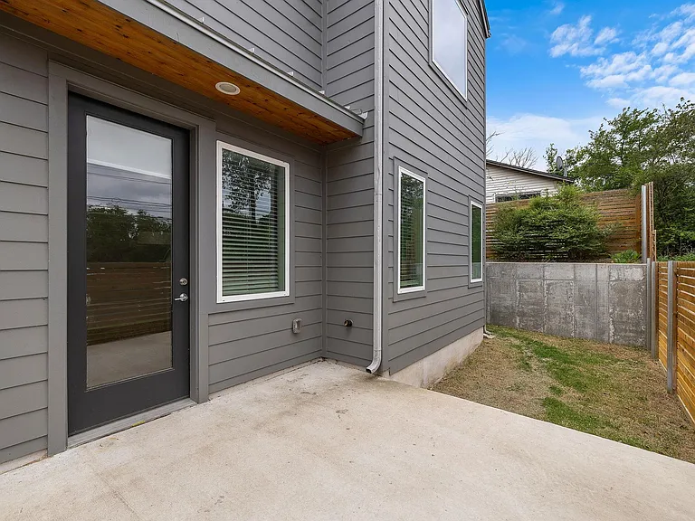 1206 Sarabeth Way — Photo 25