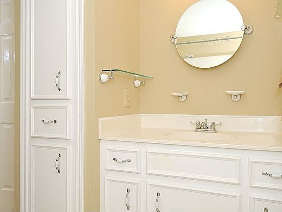 4th image of 10739 Estelle Cir