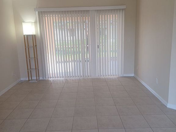 2nd image of 826 NE 10th Ln