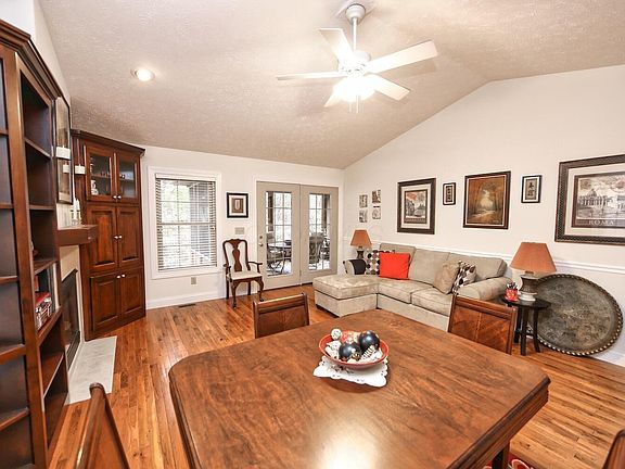 3rd image of 434 Orchid Ct