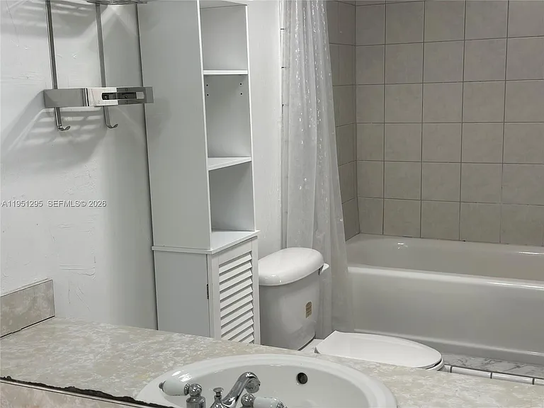 1170 N Federal Hwy #1110 — Photo 17