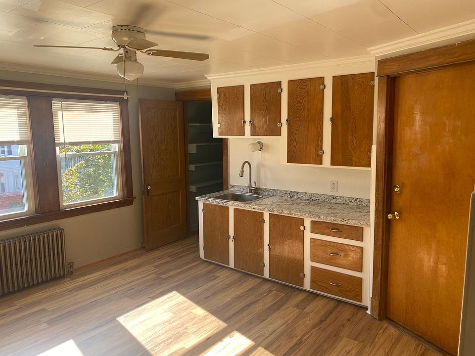 Kitchen/Pantry