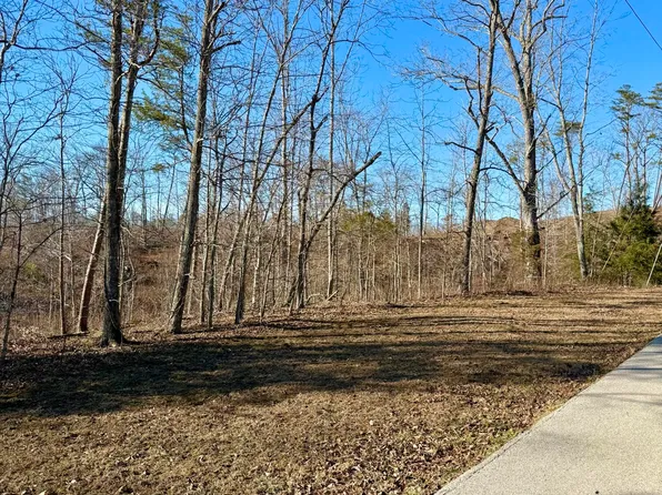 5 Woodland Ests, Irvine, KY 40336