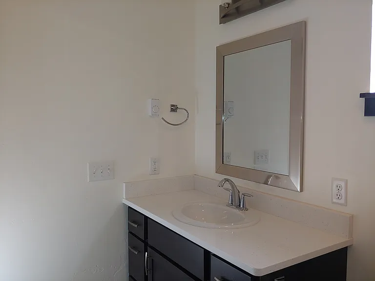 721 Cleveland St #100 — Photo 7