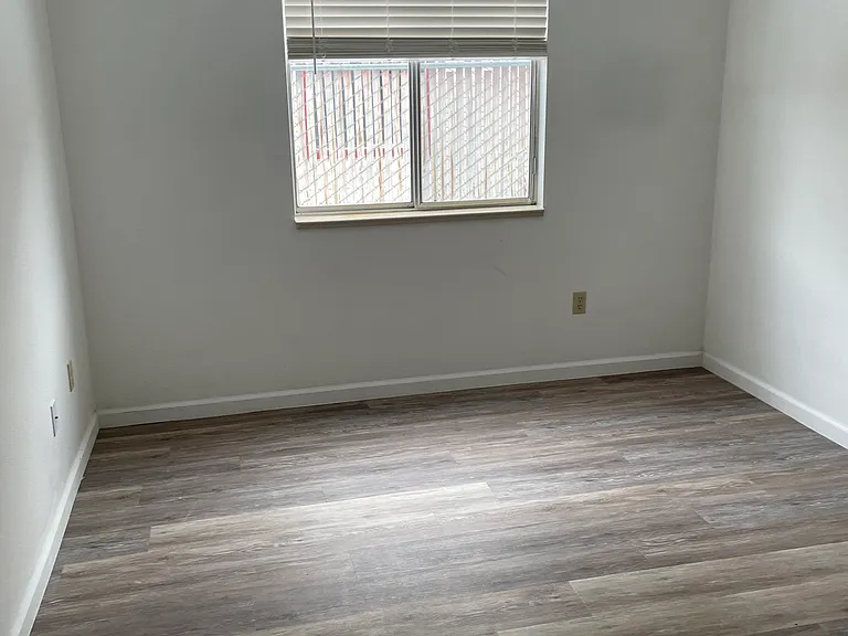 992 Round House Ln #A — Photo 3