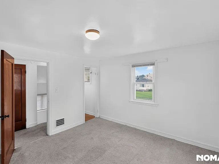 220 Michael Ave — Photo 9