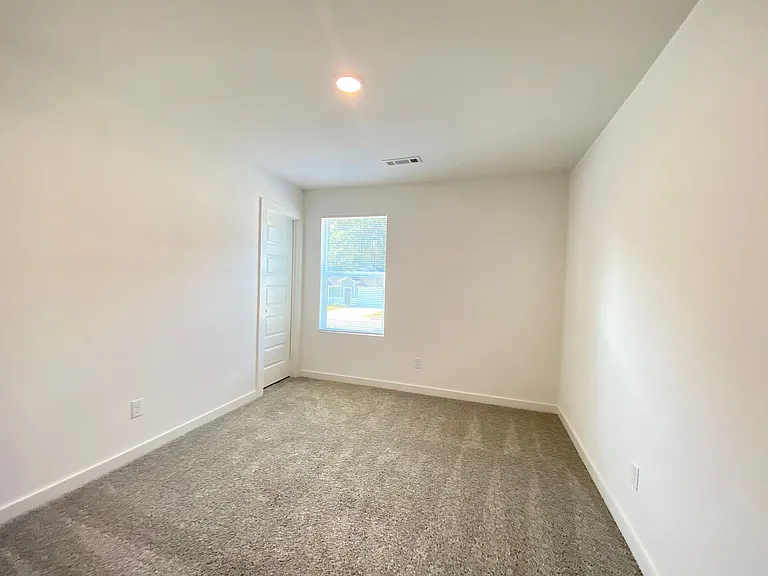 8408 Oxford Valley Dr — Photo 4