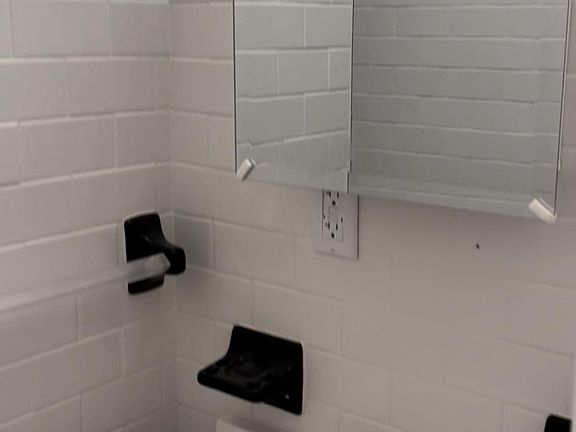 4th image of 2315 University Ave #1