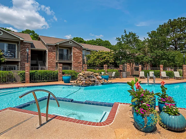 Pear Orchard Apartments — Photo 1