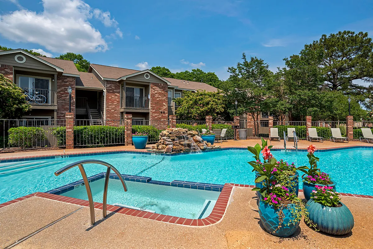 Photo 1 of 36 - Pear Orchard Apartments - Ridgeland, MS Primary Photo - Pear Orchard Apartments