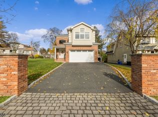 24 Brunswick Rd, Cedar Grove, NJ 07009