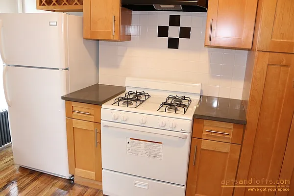 Rented by aptsandlofts.com | media 1