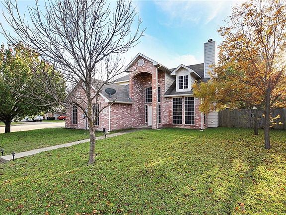 4th image of 301 Westwood Dr