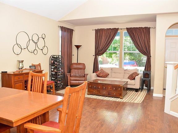 4th image of 21 Twin Creeks Cir