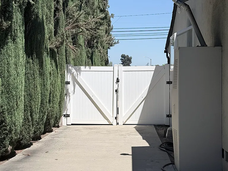 527 N San Antonio Ave — Photo 19