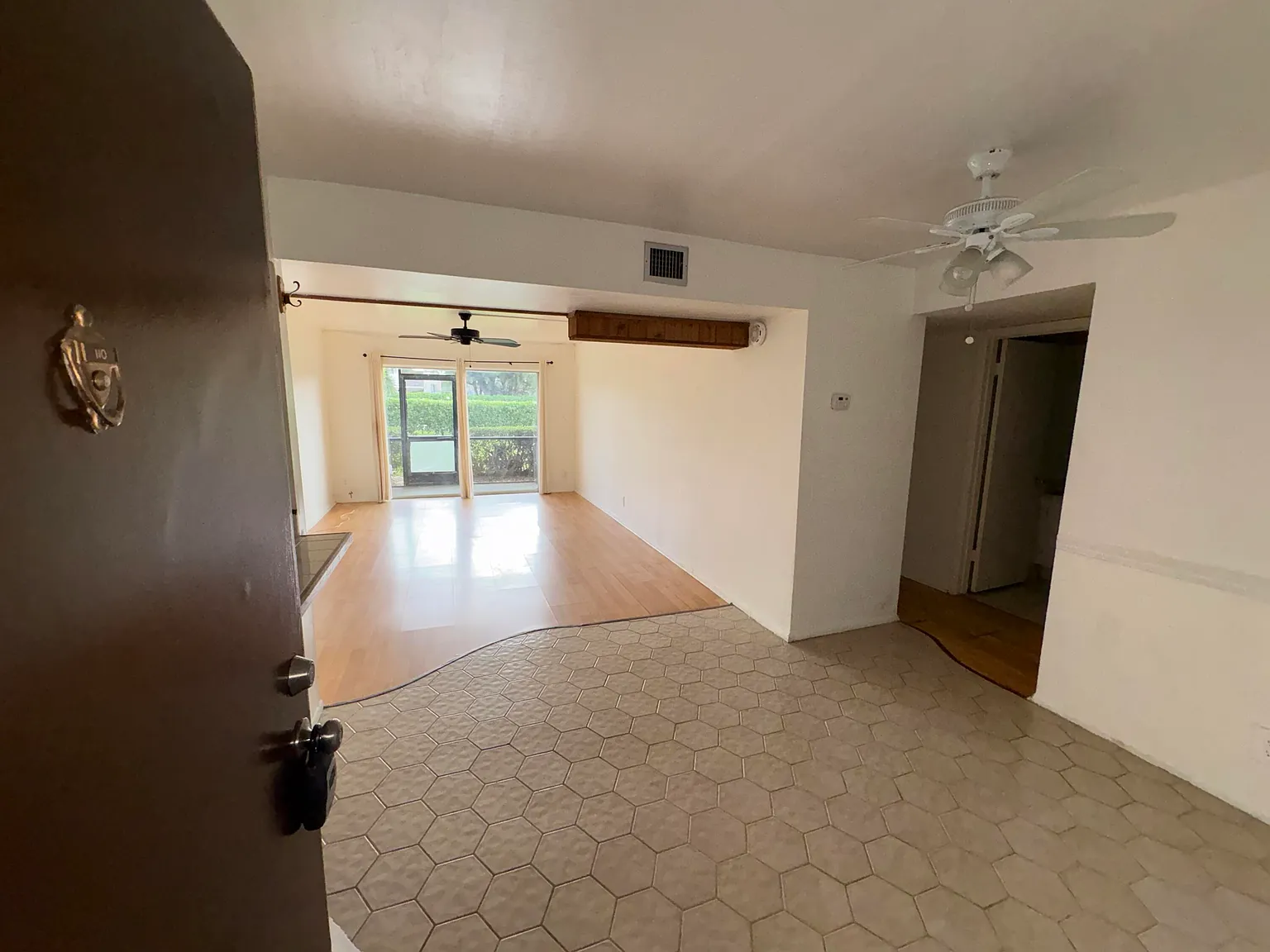 2 bed, 2.0 bath, 936 sqft, $2,300 — Photo 4