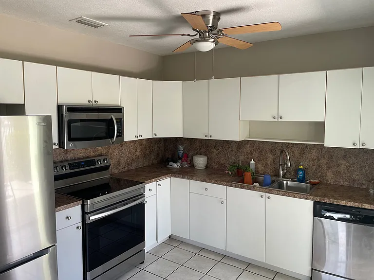 11910 SW 187th Ter — Photo 14