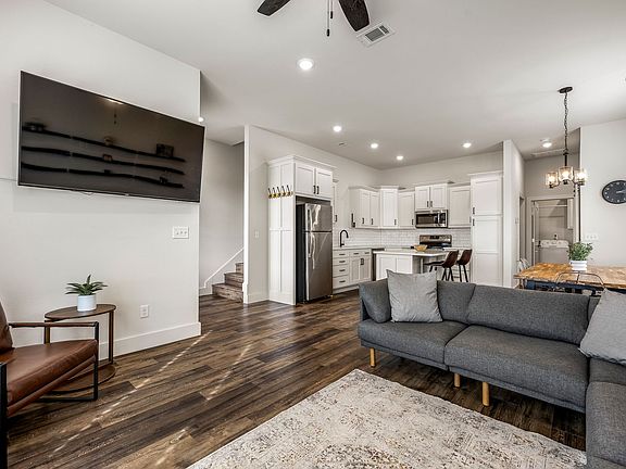 5th image of 501 S 7th St
