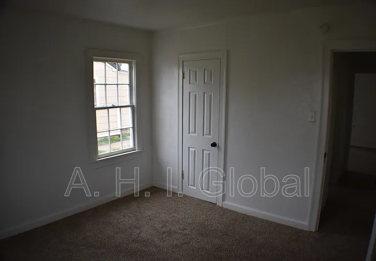3806 S Taylor St — Photo 8