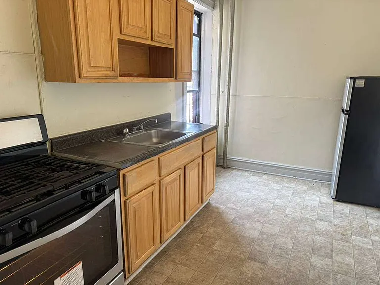 319 Summit Ave #21E — Photo 1