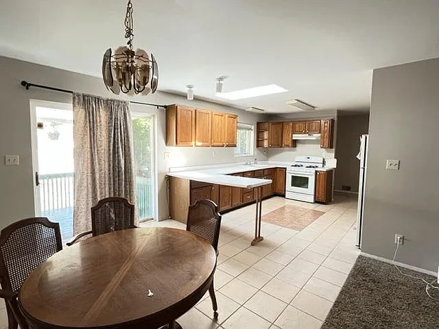 4077 Montcalm St — Photo 15