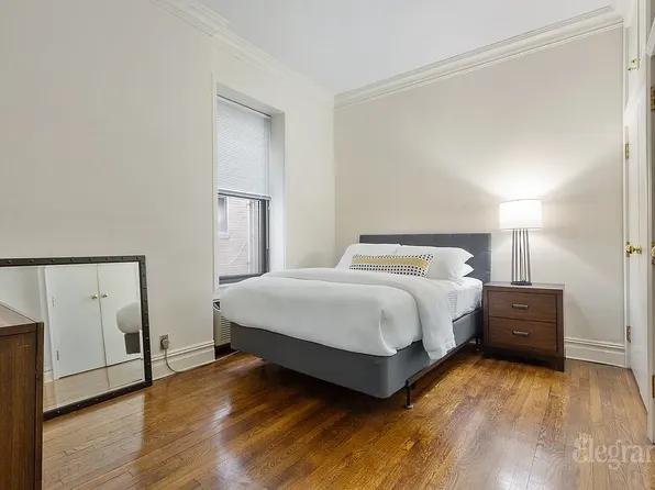 55 East 65th Street image 3 of 6