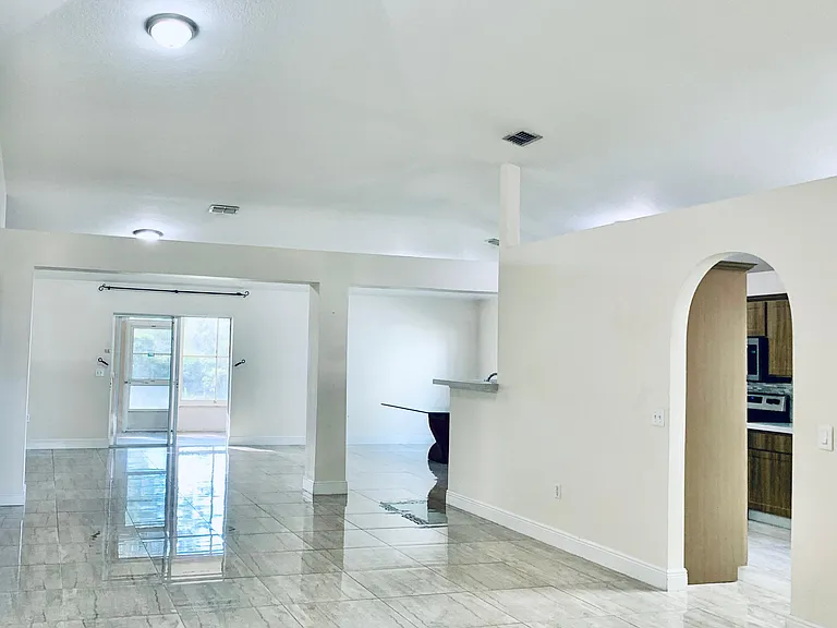537 Mason Dr — Photo 17