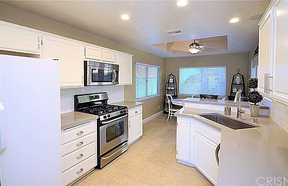 4th image of 26348 Emerald Dove Dr