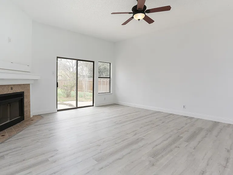 7107 Grassy Trl — Photo 8