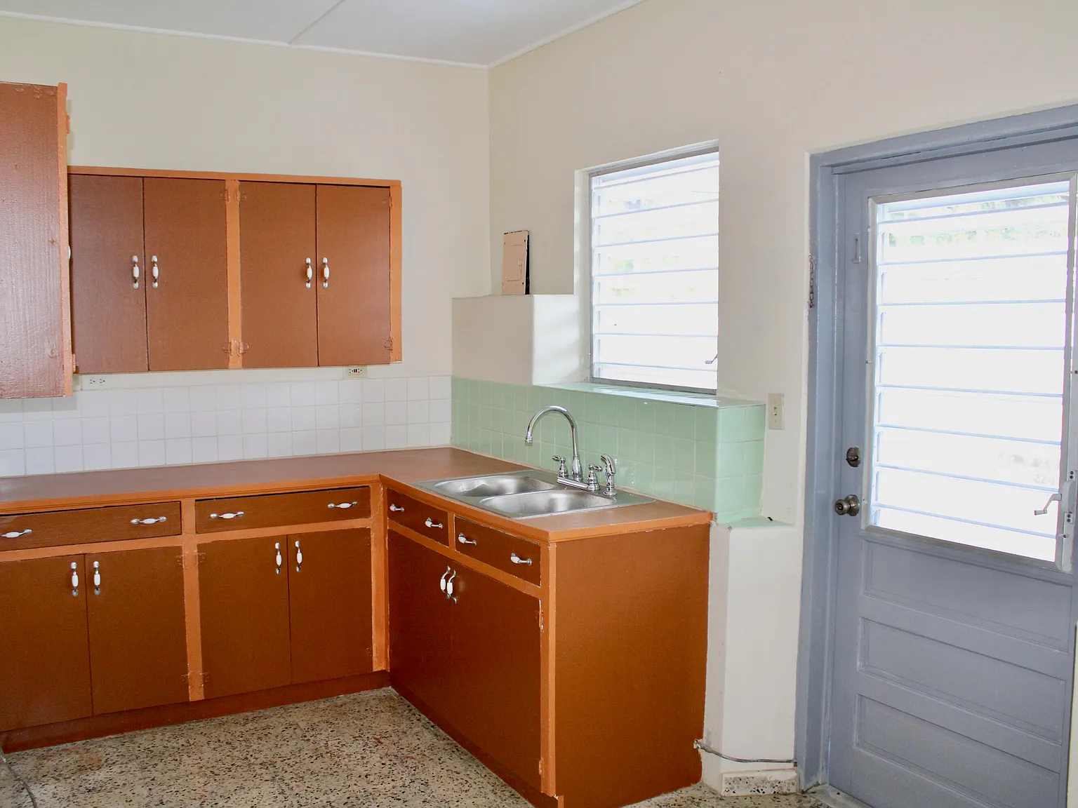 3 bed, 1250 sqft, $1,400 — Photo 4