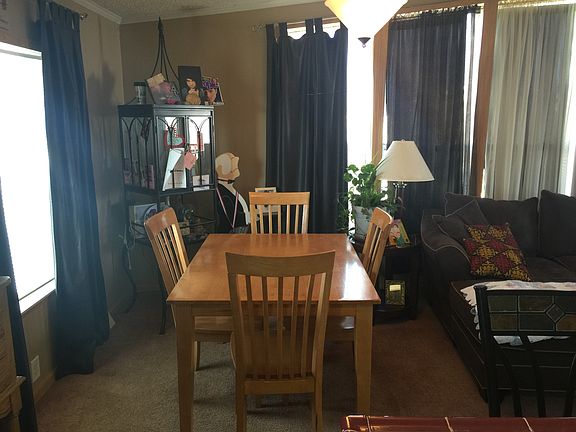 3rd image of 8257 Bloomsbury Cir