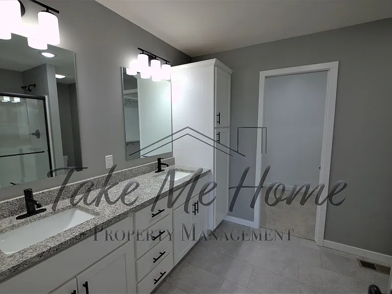1204 W Yellowstone St — Photo 8