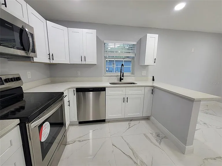 7813 Lakeshore Dr #B — Photo 16