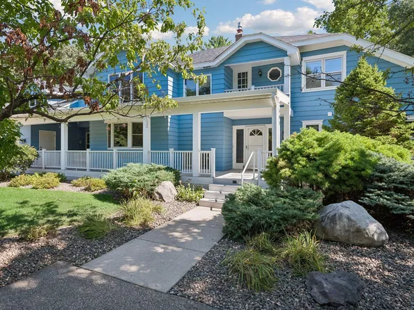 2600 W 102nd St, Bloomington, MN 55431