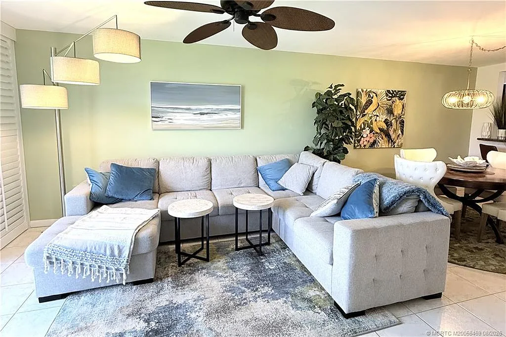 2 bed, 2.0 bath, 1023 sqft, $4,000 — Photo 3