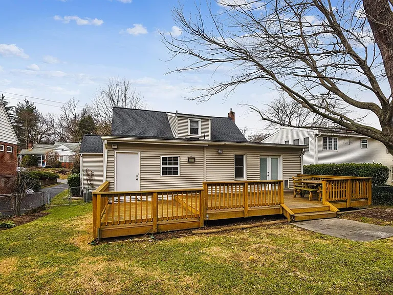 210 E Hamilton Ave — Photo 48