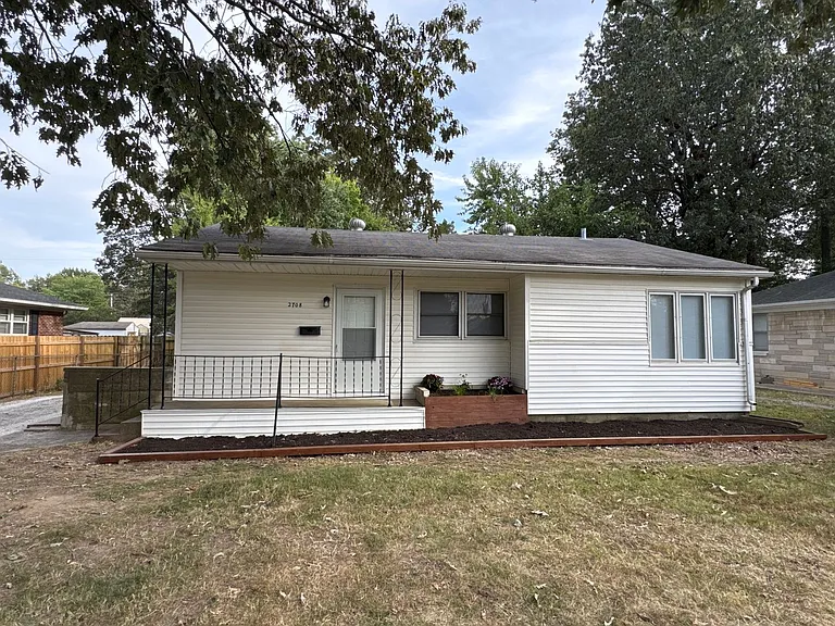 2708 Trimble St — Photo 23