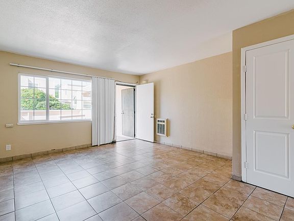 5th image of 2137 Luz Ave