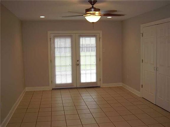 4th image of 6042 Bellaire Dr