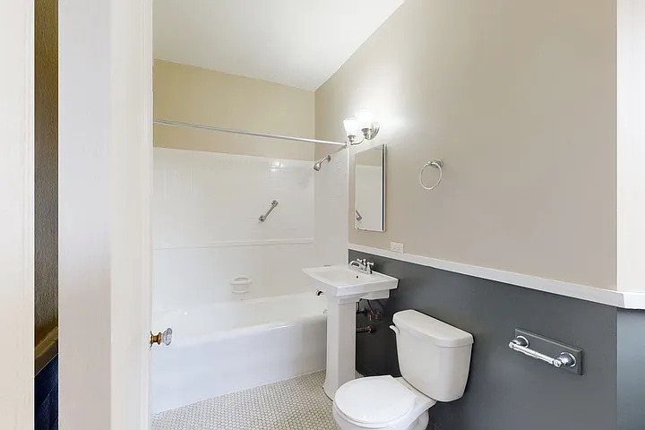 Windermere House — Photo 155