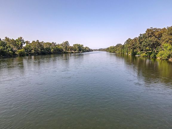 3rd image of 22611 Adobe Rd