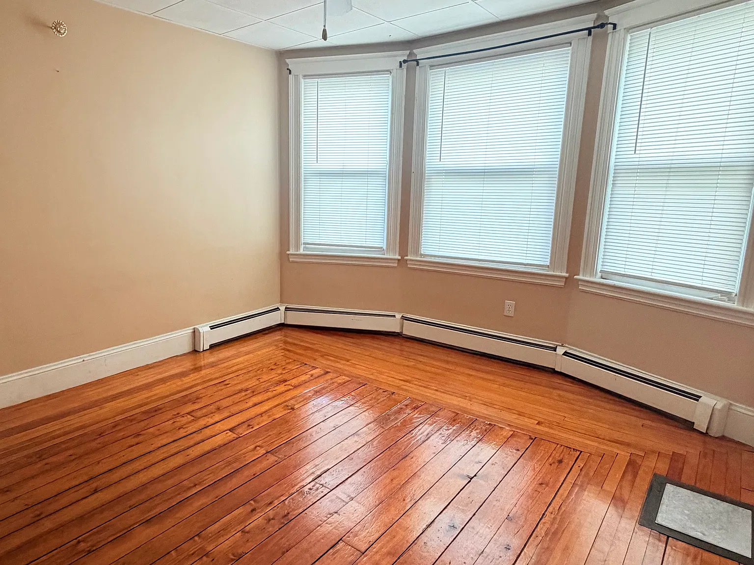 3 bed, $2,600 — Photo 3