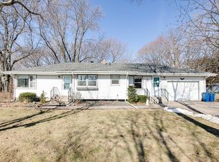 5320 Woodlane Dr, Woodbury, MN 55129