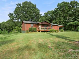 420 Thermal View Dr, Tryon, NC 28782